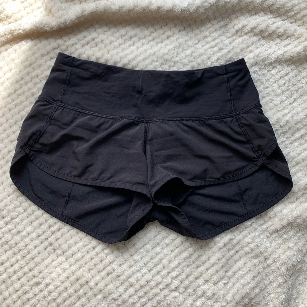 Black Lululemon Speed Up Shorts 🖤